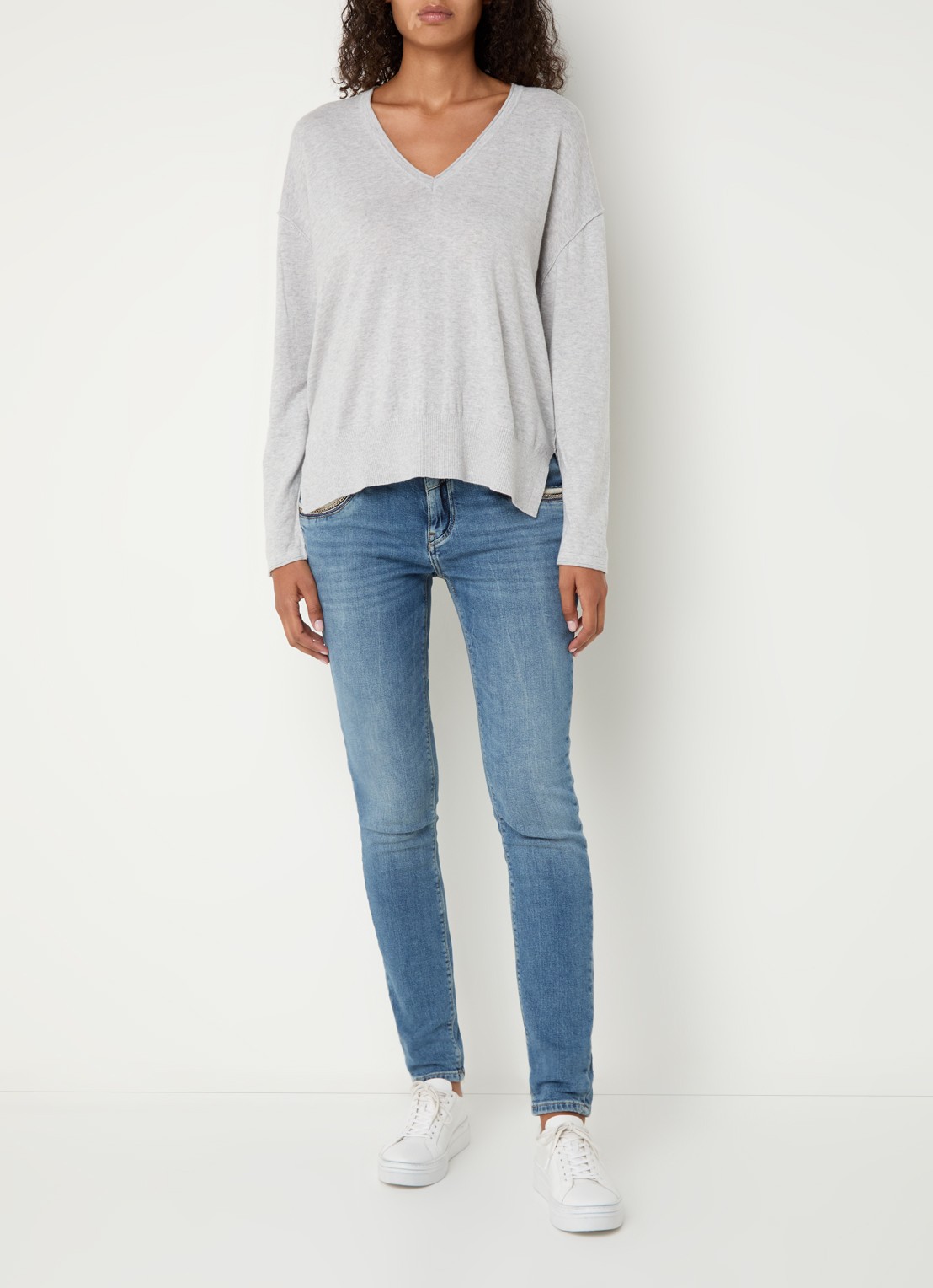 Mos Mosh MMTani pullover in kasjmierblend met V-hals  - voorkant 3 grijsmele