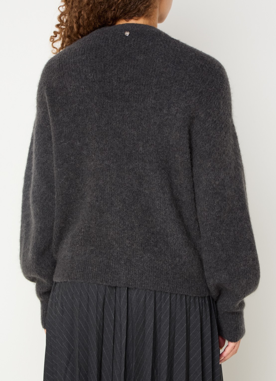Mos Mosh MMThora fijngebreid vest in alpaca wolblend met ballonmouw - achterkant 2 antraciet