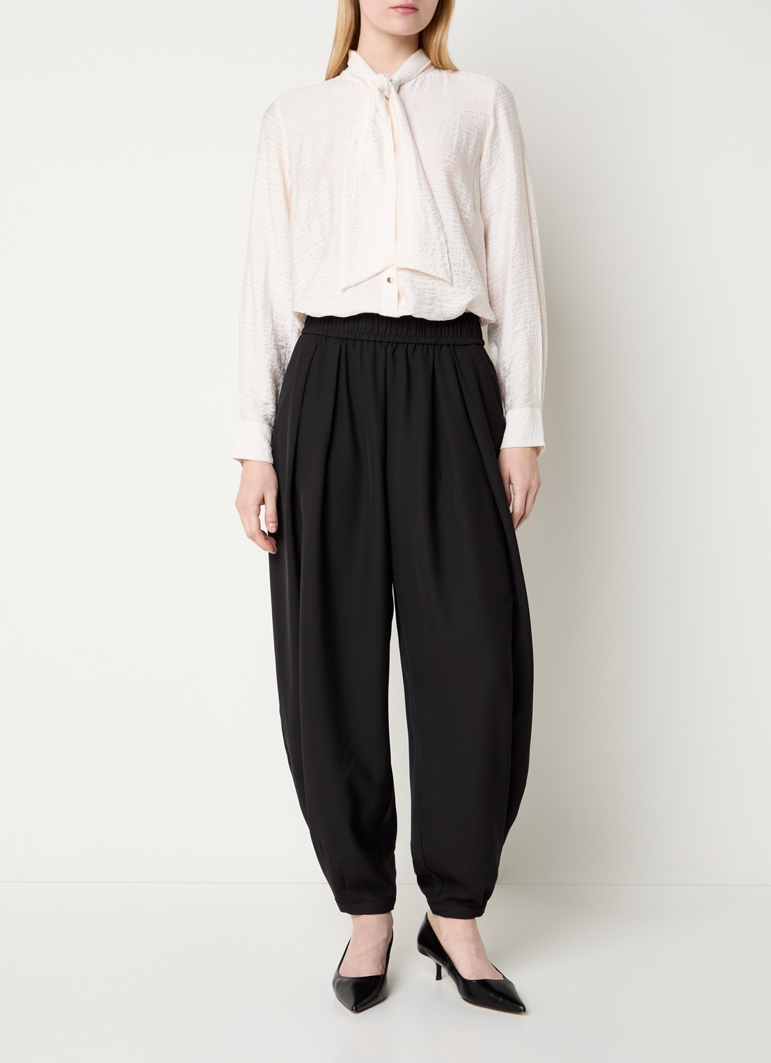 Mos Mosh Nuello high waist wide fit broek met steekzakken - voorkant 2 zwart