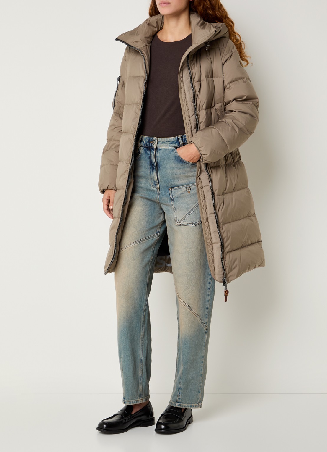 Moscow Missy longline puffer jas met donsvulling en capuchon - voorkant 3 taupe