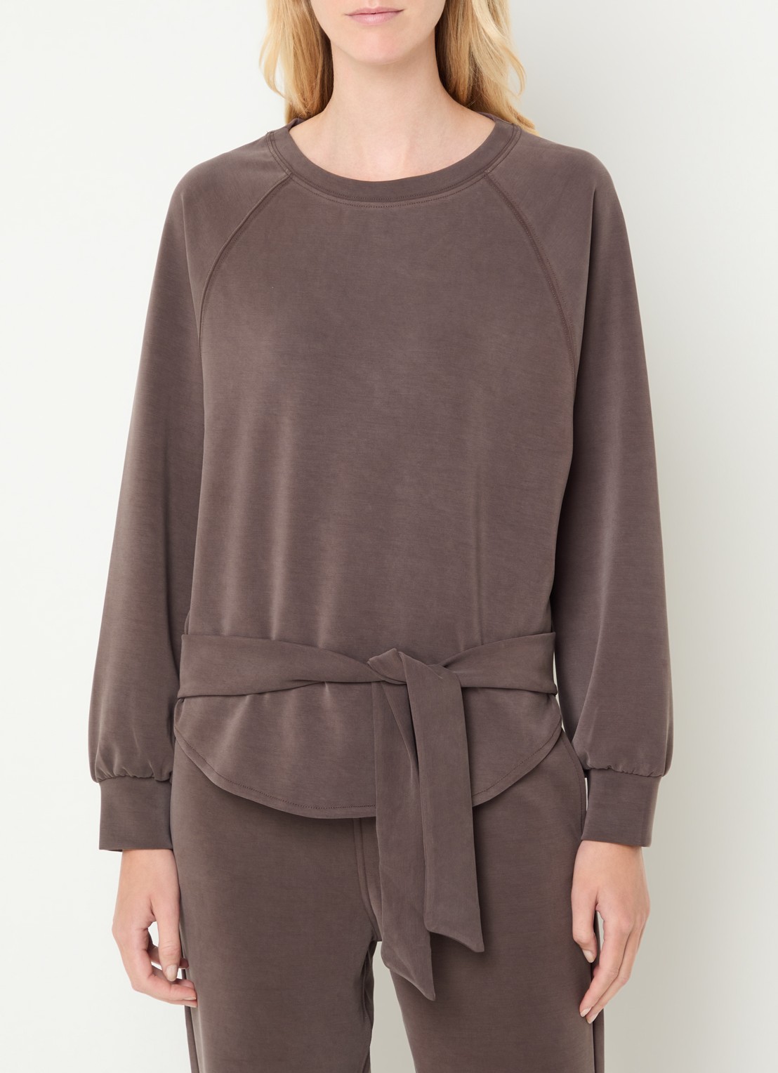 Moscow Romy sweater met strikceintuur - detail 4 bruin