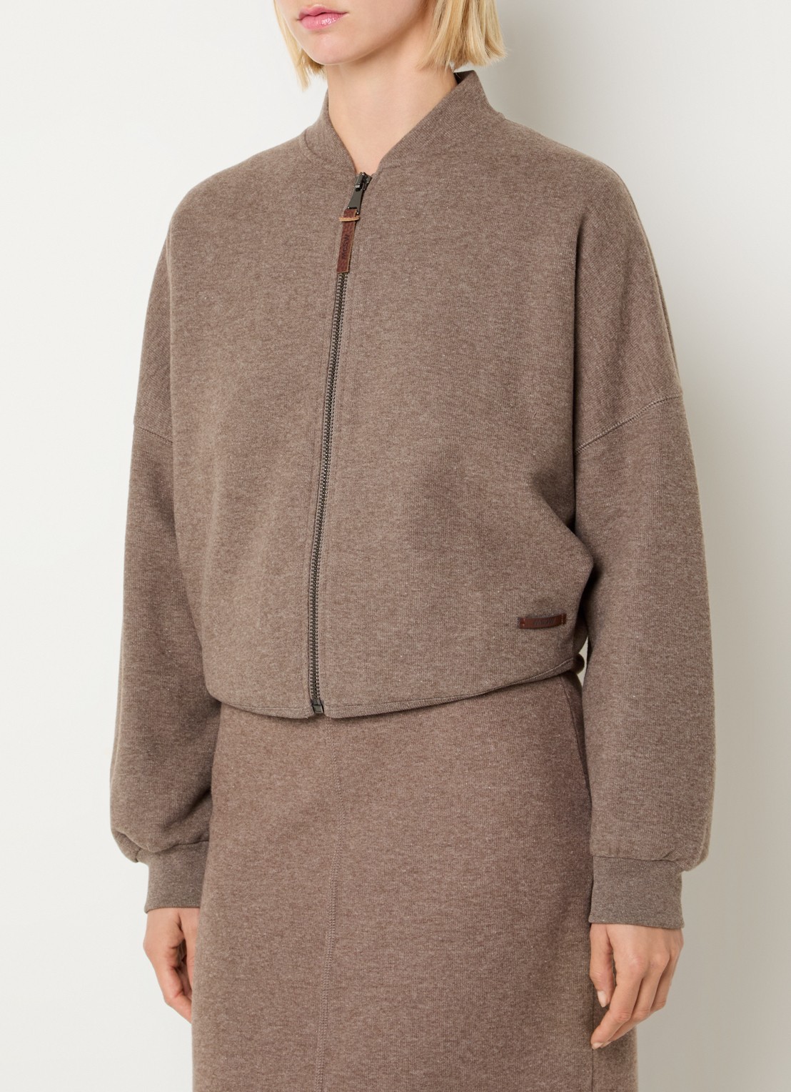 Moscow Saskia fijngebreid vest met opstaande kraag - detail 3 donkerbeige