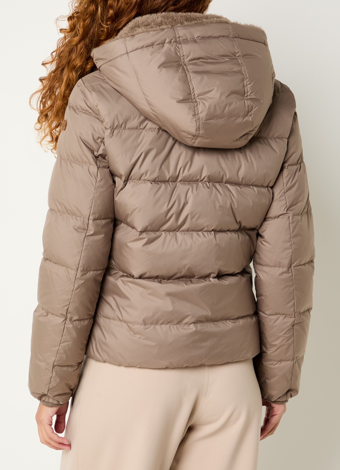 Moscow Spencer puffer jack met details van imitatiebont - achterkant taupe