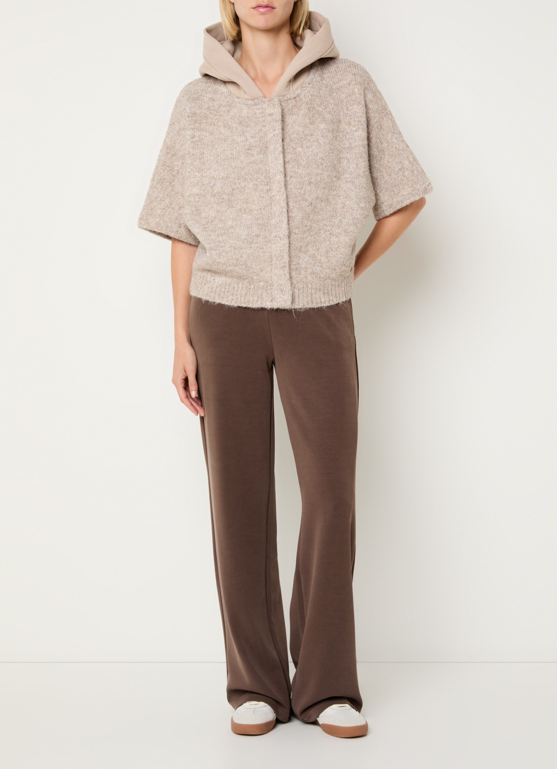 Moscow Timmy fijngebreid vest in wolblend met capuchon - voorkant 2 beige