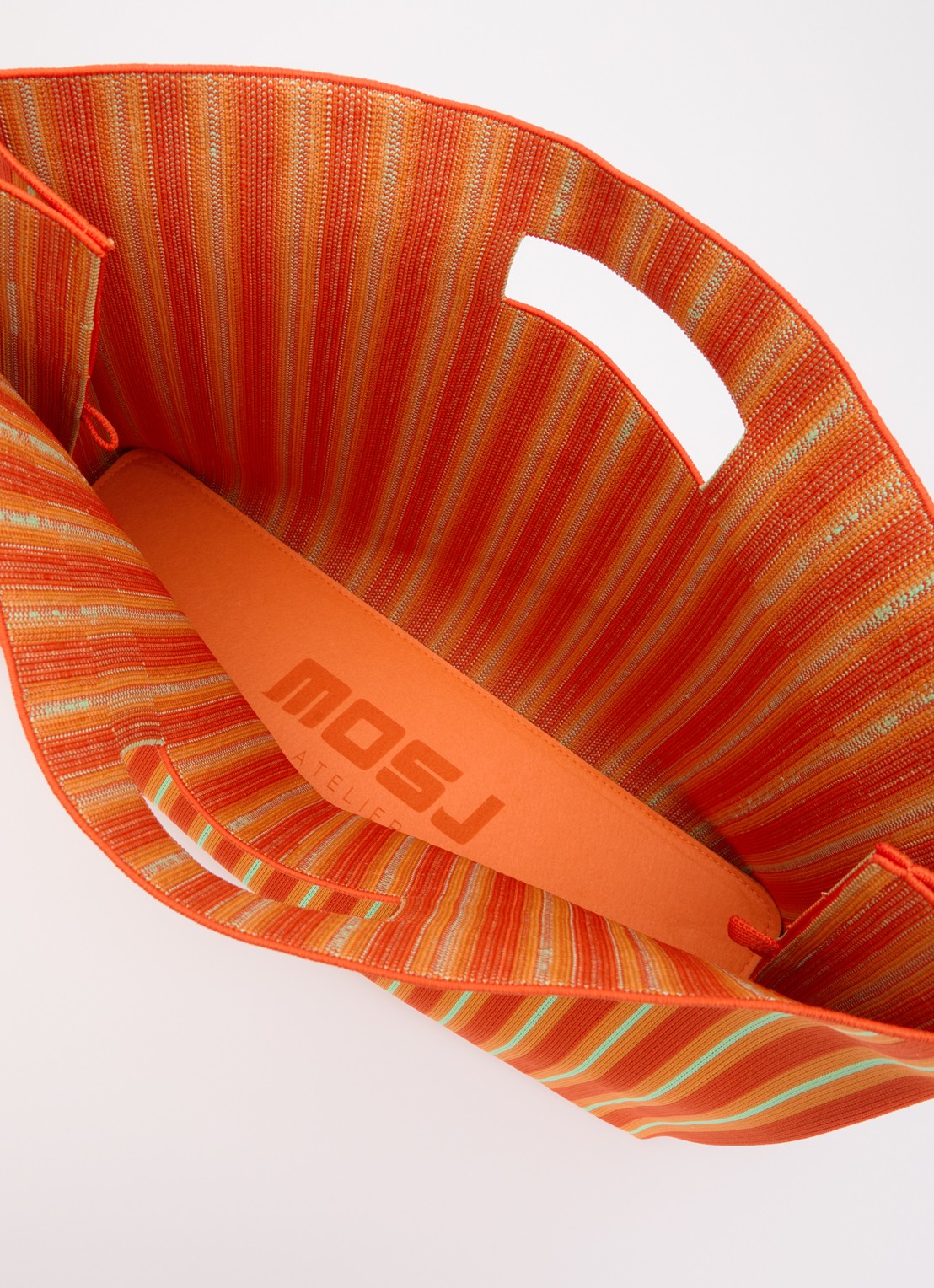 MOSJ Atelier Cosmo Everything Bucket shopper met streepprint en uitneembaar etui - detail 3 oranje