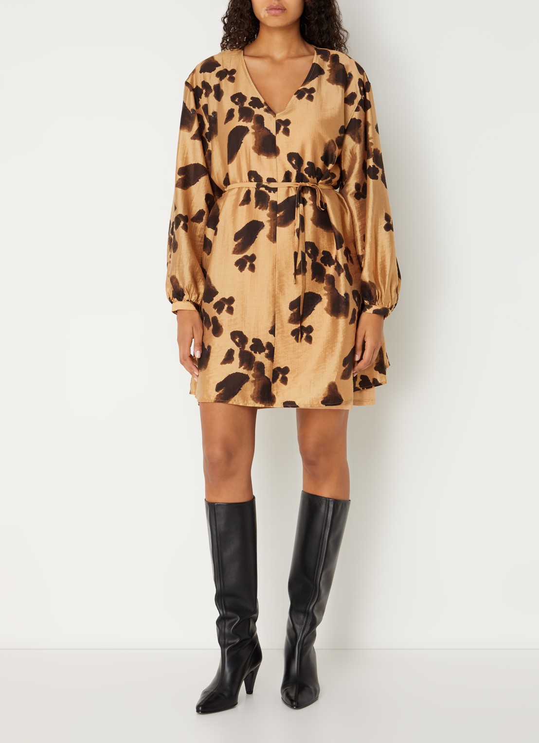 MSCH Copenhagen Mschnilla mini tuniekjurk  met strikceintuur en print - voorkant 4 camel