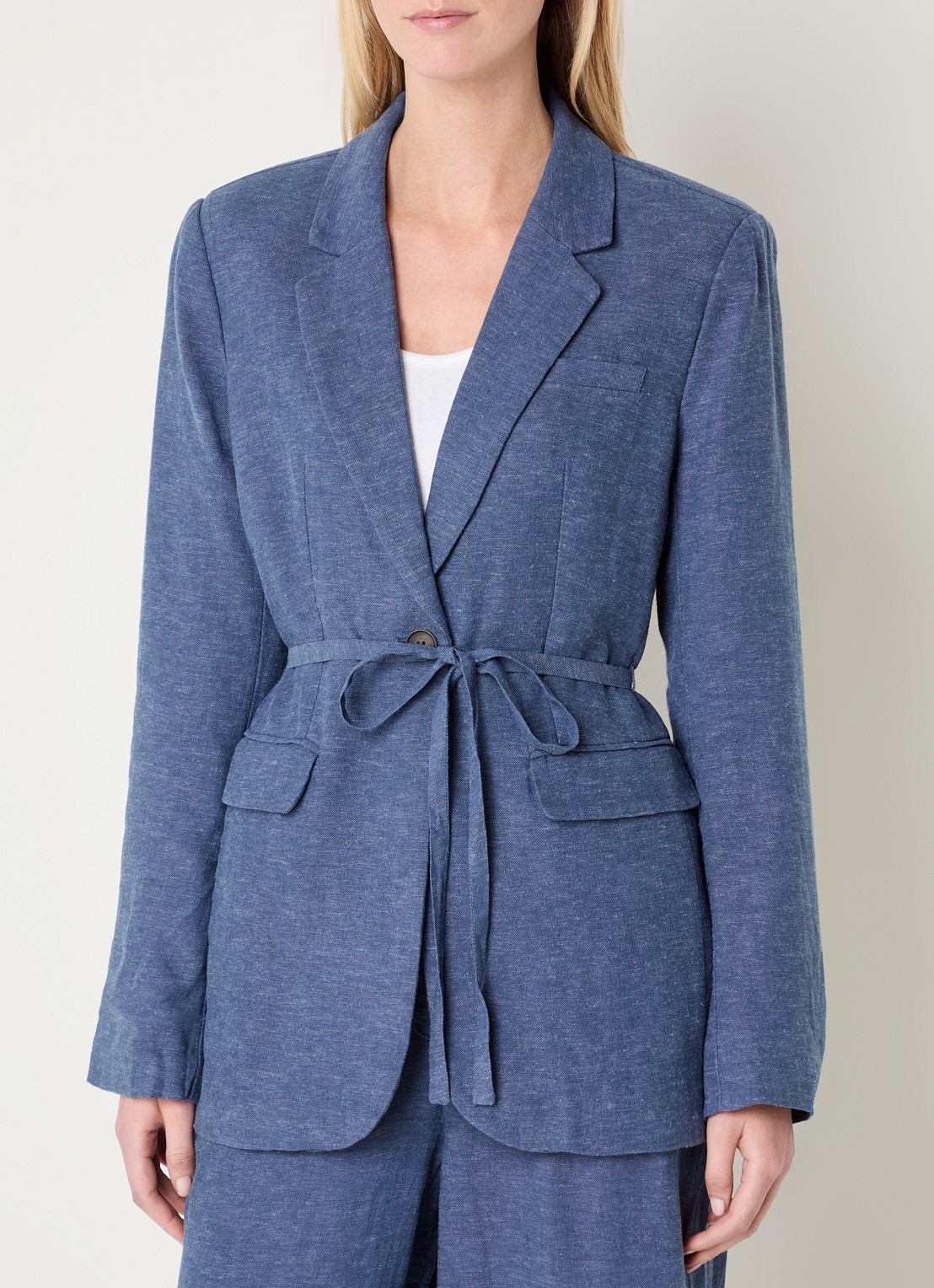 MSCH Copenhagen MSCHViana blazer in linnenblend met klepzakken en strikceintuur - detail 4 blauw