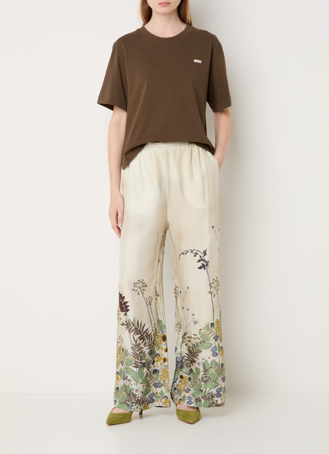 MUNTHE Bellamy T-shirt met logoprint - voorkant 3 bruin