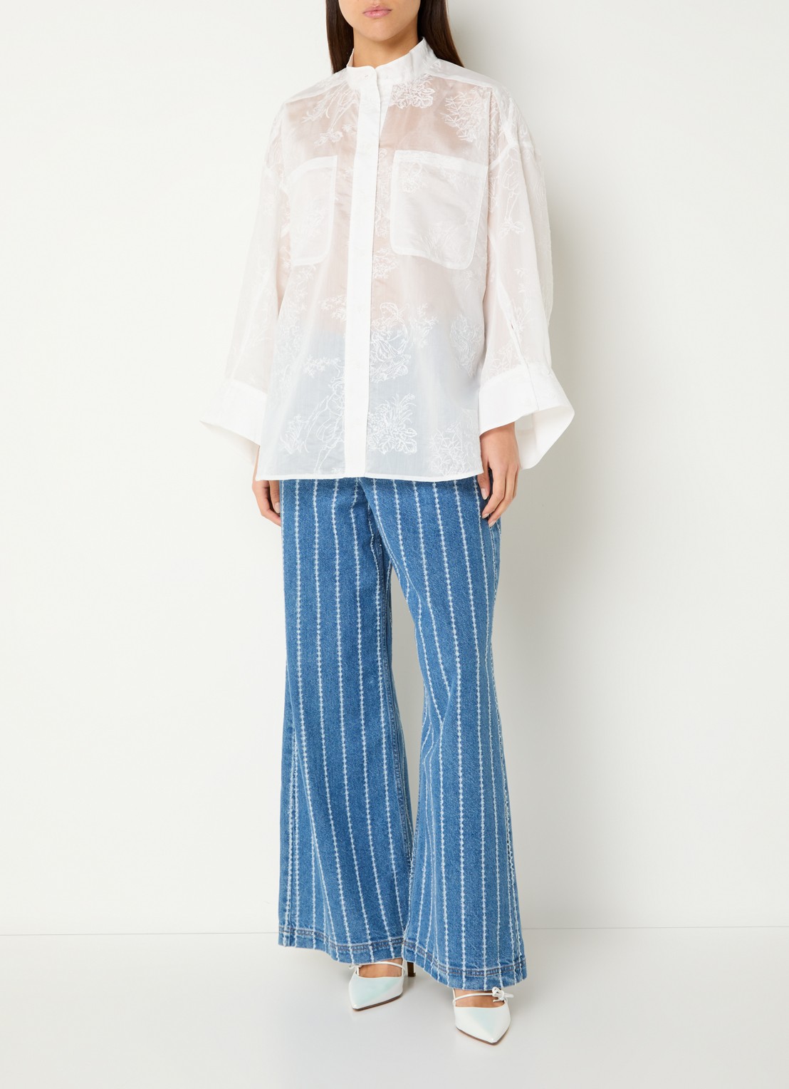 MUNTHE Fortunato oversized semi-transparante blouse met borduring - voorkant 2 wit