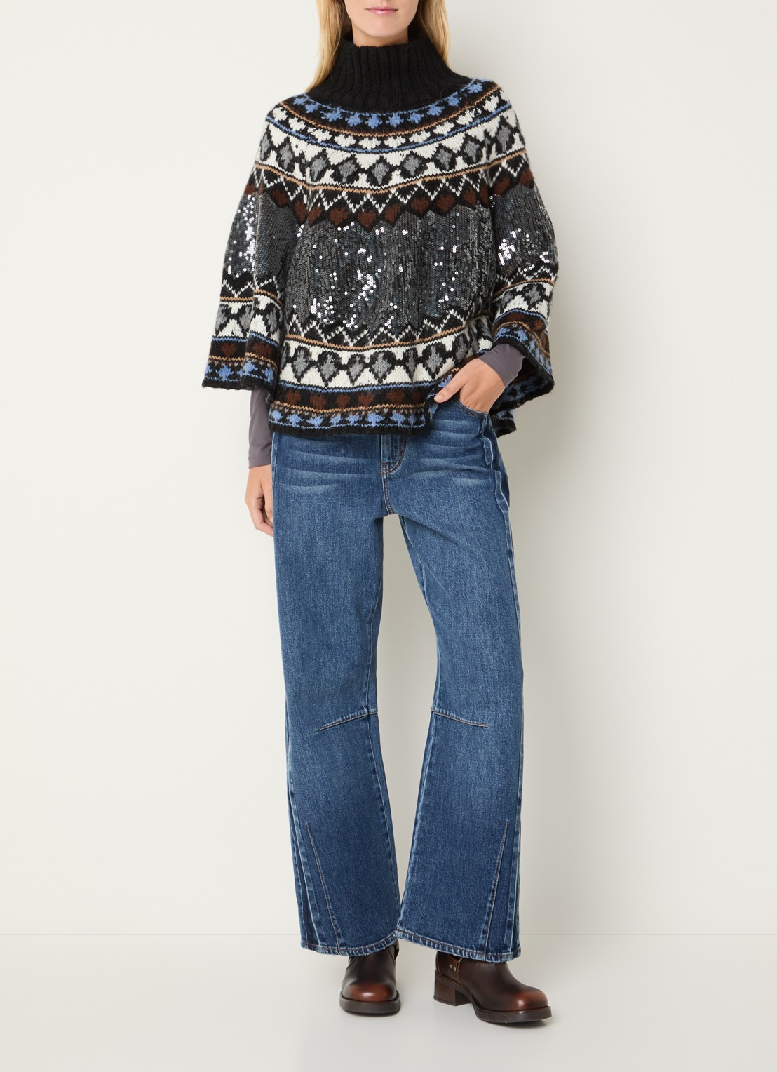 MUNTHE Verst grofgebreide poncho met pailletten en ingebreid patroon - voorkant 4 zwart