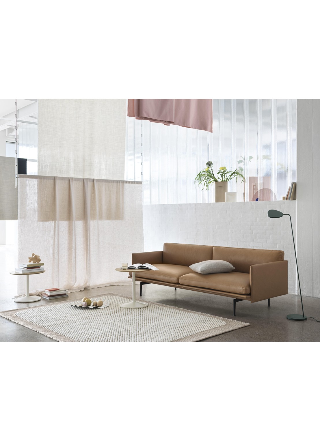 Muuto Leaf vloerlamp LED 118 cm - achterkant donkergroen
