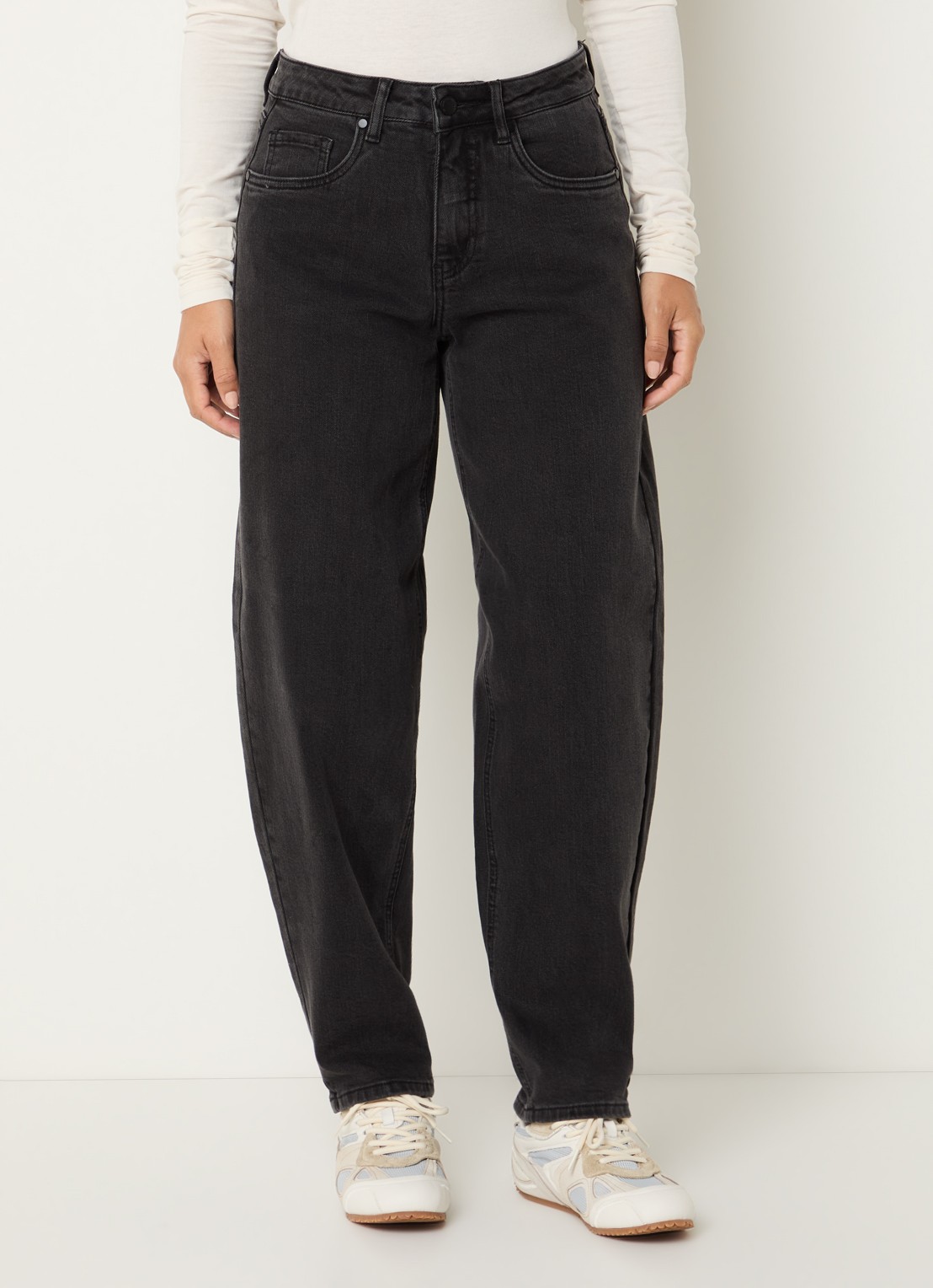 My Essential Wardrobe 144 High waist wide fit jeans met gekleurde wassing - detail 3 antraciet