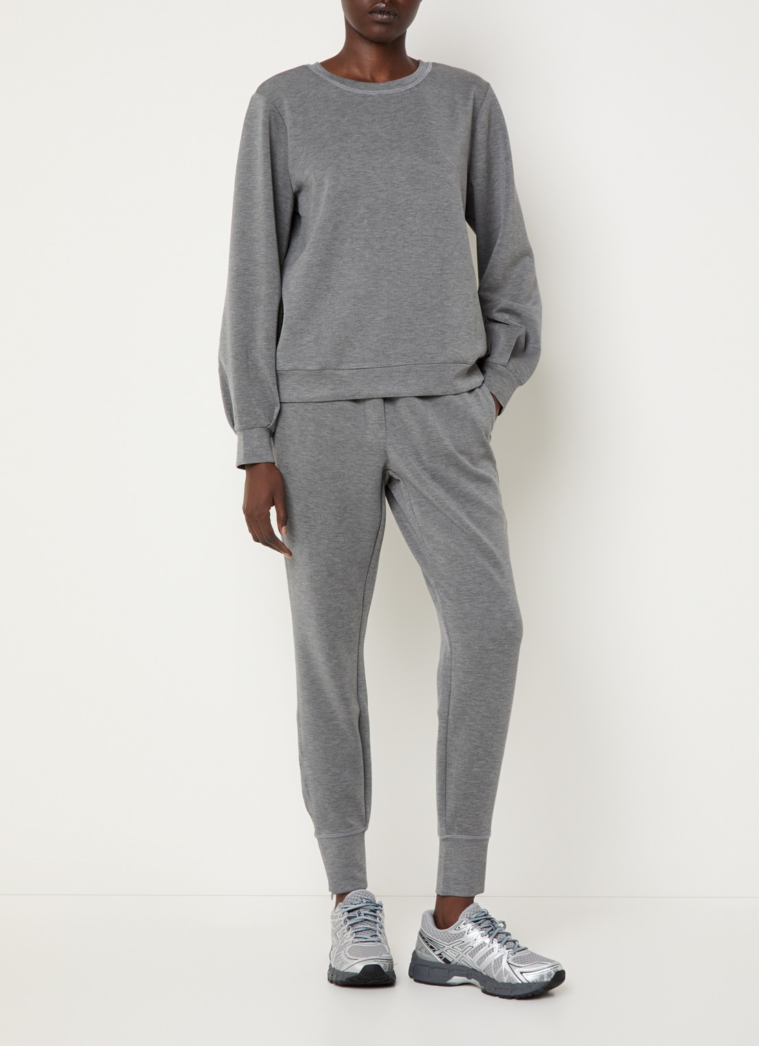 My Essential Wardrobe 22 high waist tapered fit  joggingbroek met steekzakken - voorkant 4 grijsmele