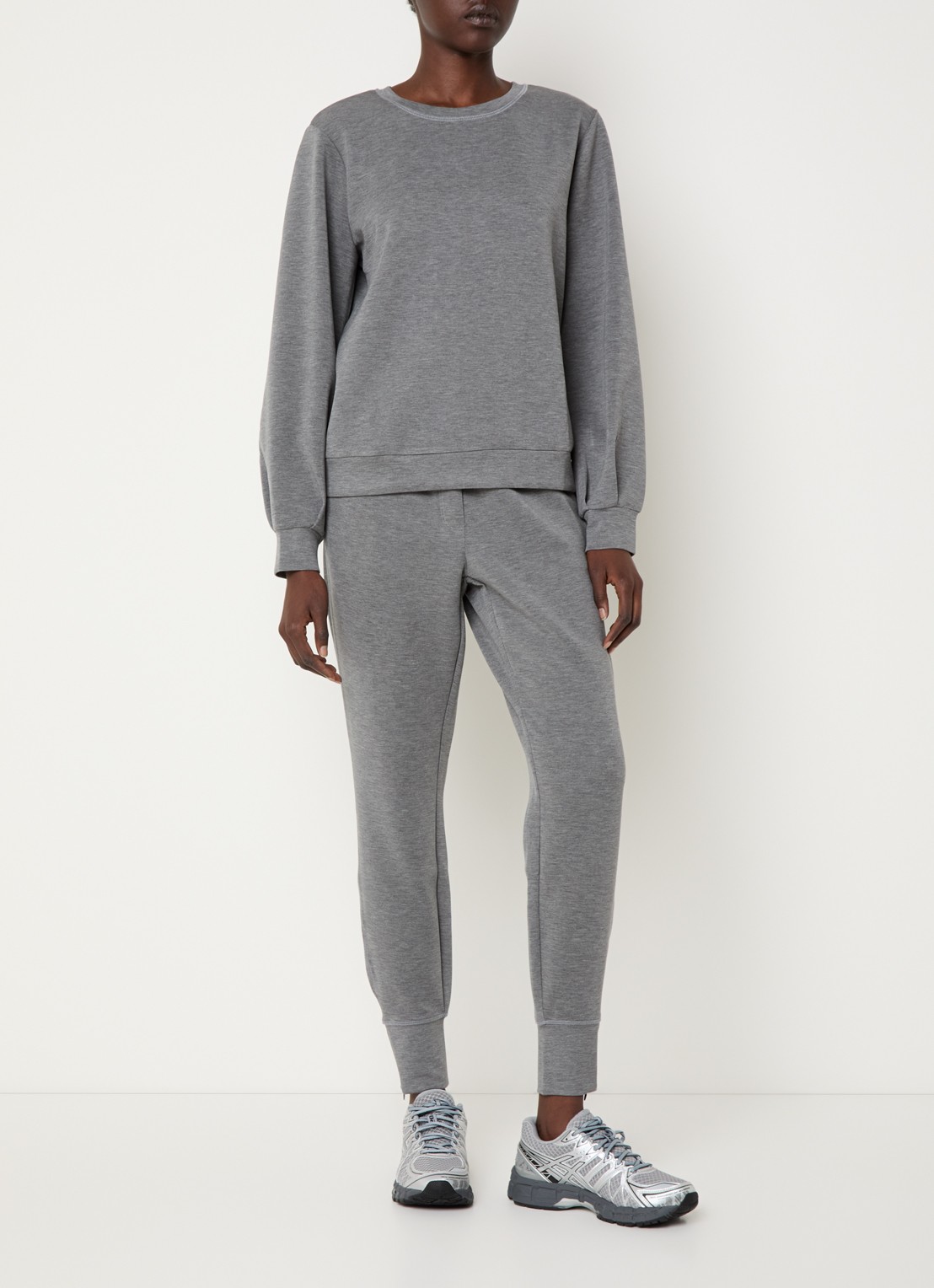 My Essential Wardrobe 23 sweater met ronde hals - voorkant 4 grijsmele
