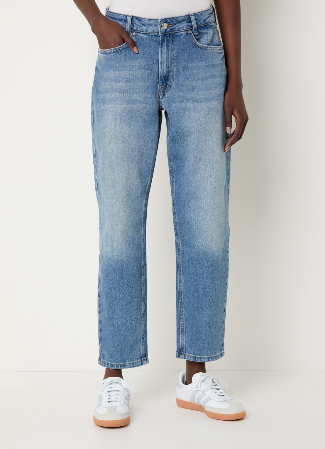 My Essential Wardrobe 34 high waist cropped mom jeans met medium wassing - detail 3 indigo