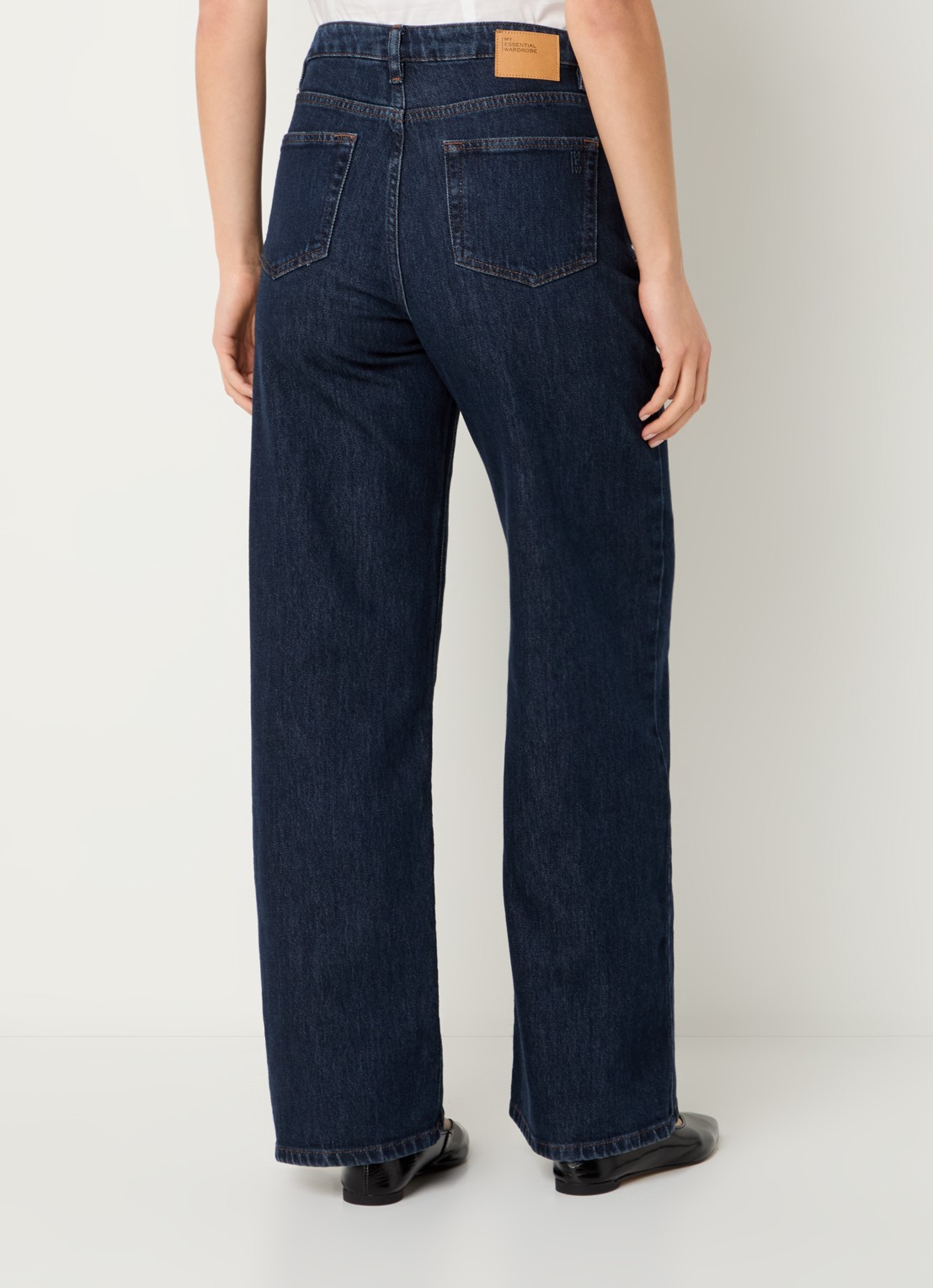 My Essential Wardrobe 35 The Louis high waist wide leg jeans met steekzakken - achterkant donkerblauw