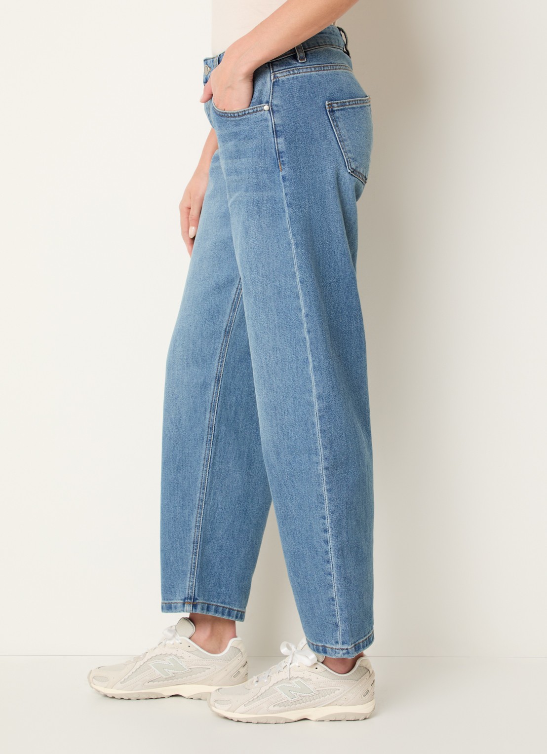 My Essential Wardrobe Baloom high waist balloon fit jeans met medium wassing - detail 4 indigo