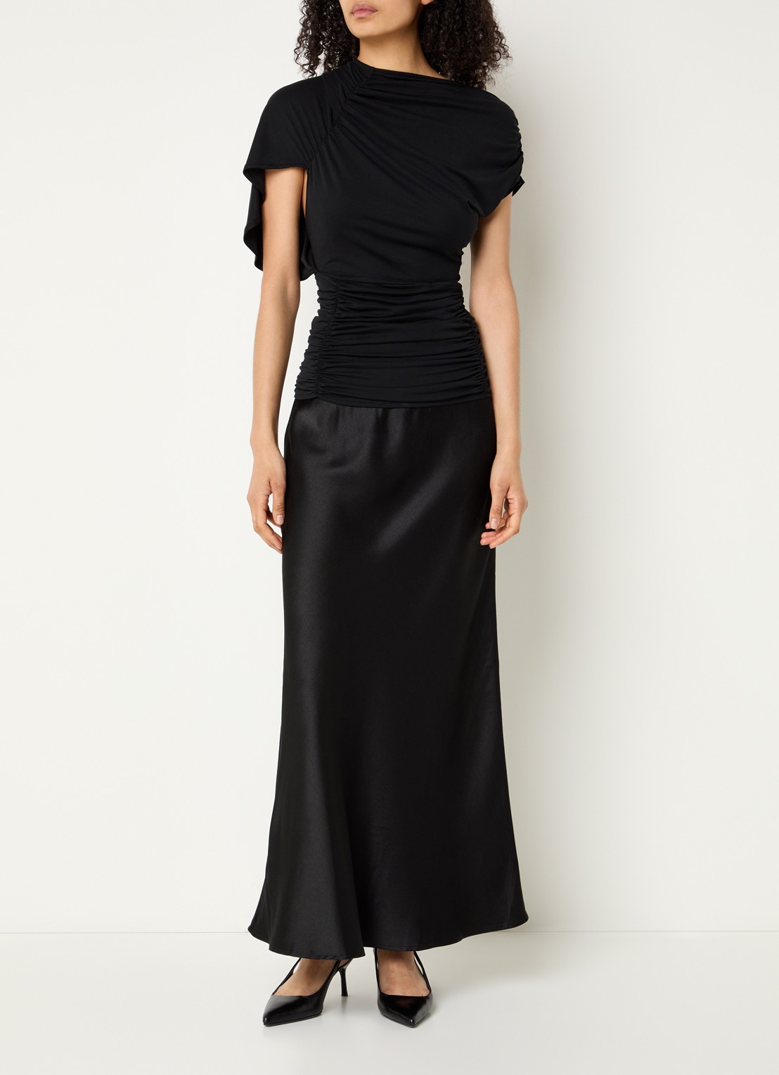 My Essential Wardrobe Estelle maxi rok van satijn - voorkant 3 zwart