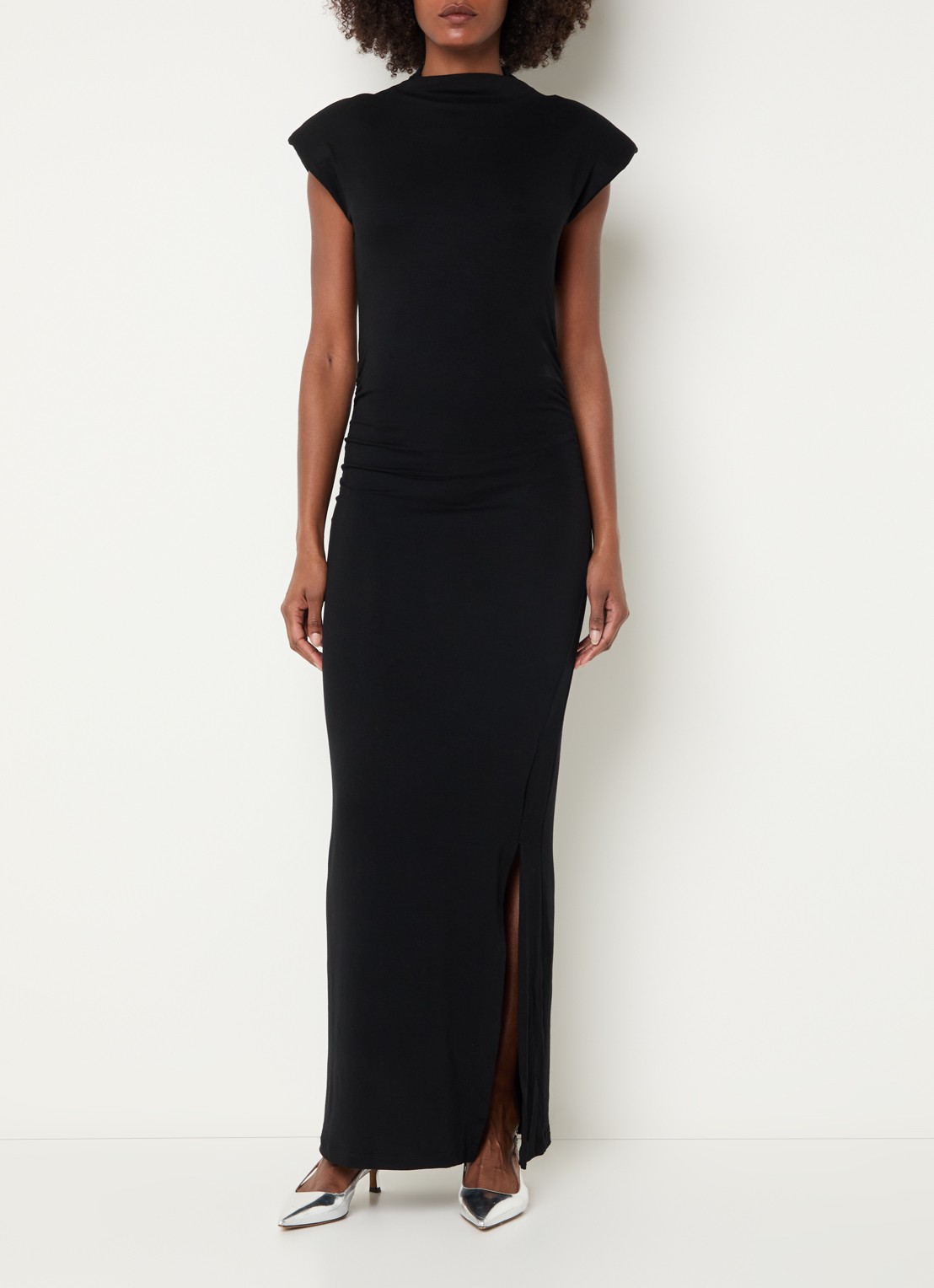 My Essential Wardrobe Giggo maxi jurk met schoudervulling en split - detail 2 zwart