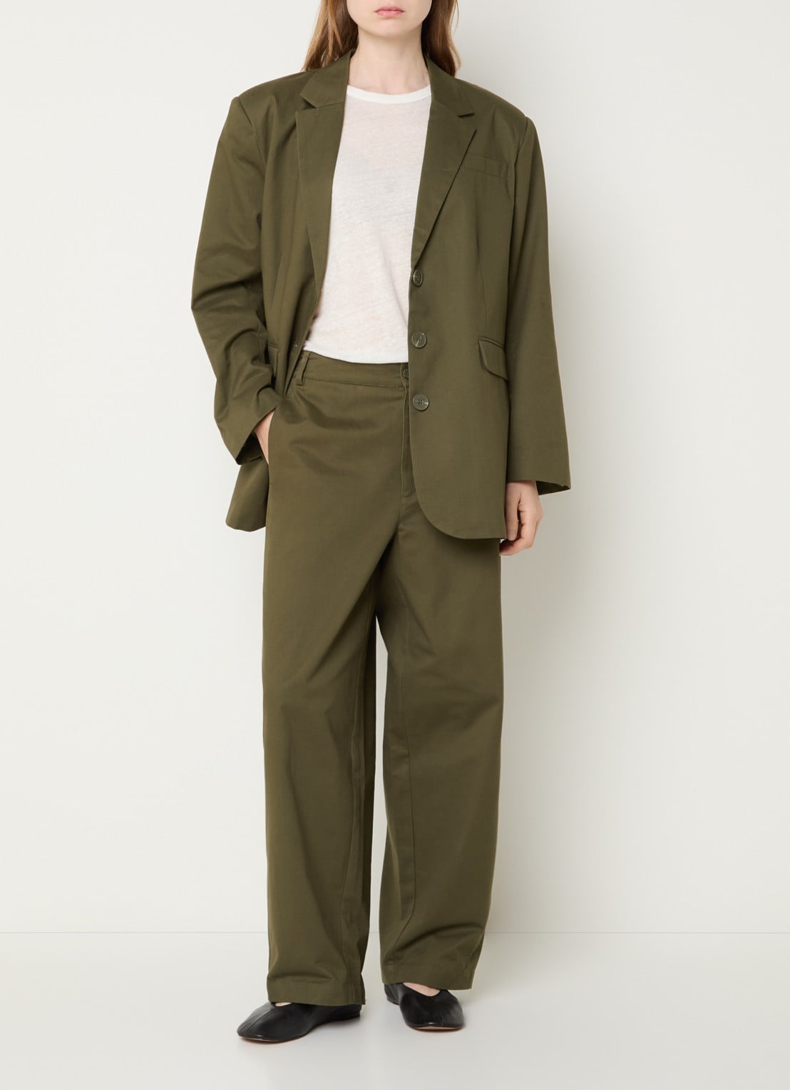 My Essential Wardrobe Gisva high waist loose fit broek met steekzakken - voorkant 3 olijfgroen