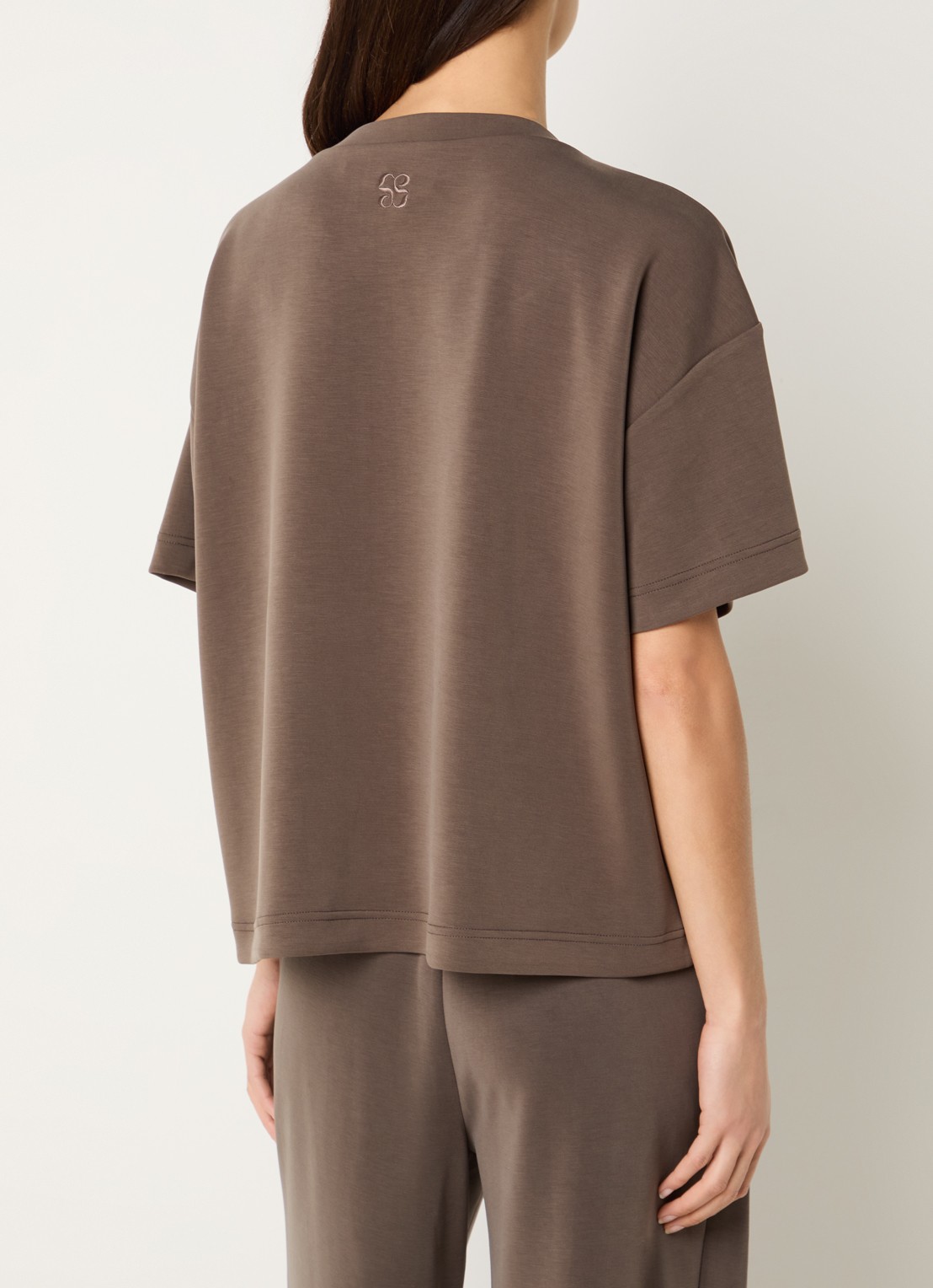 My Essential Wardrobe Helle T-shirt van travelstof - achterkant lichtbruin