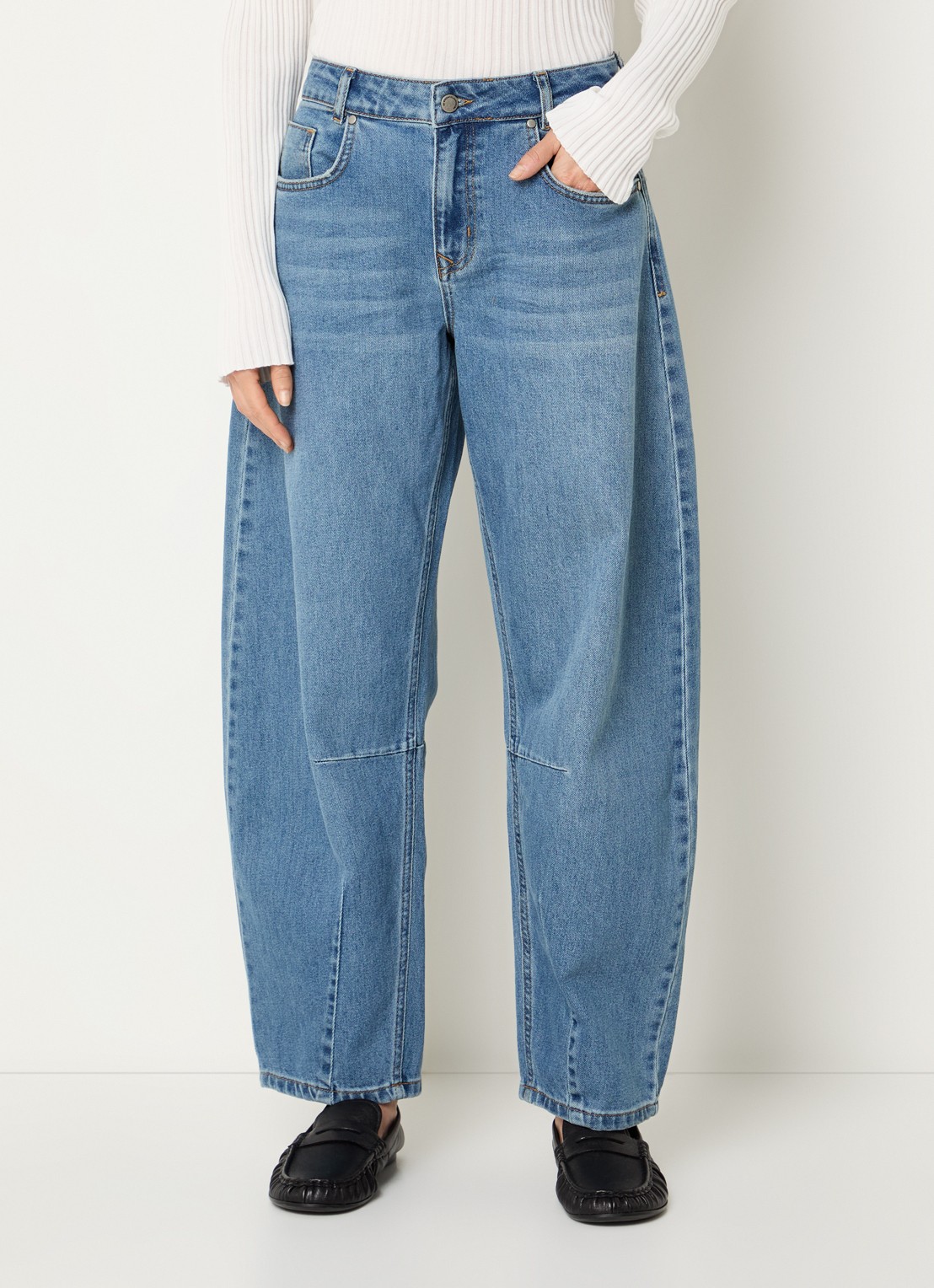 My Essential Wardrobe Hottie balloon jeans met medium wassing - detail indigo