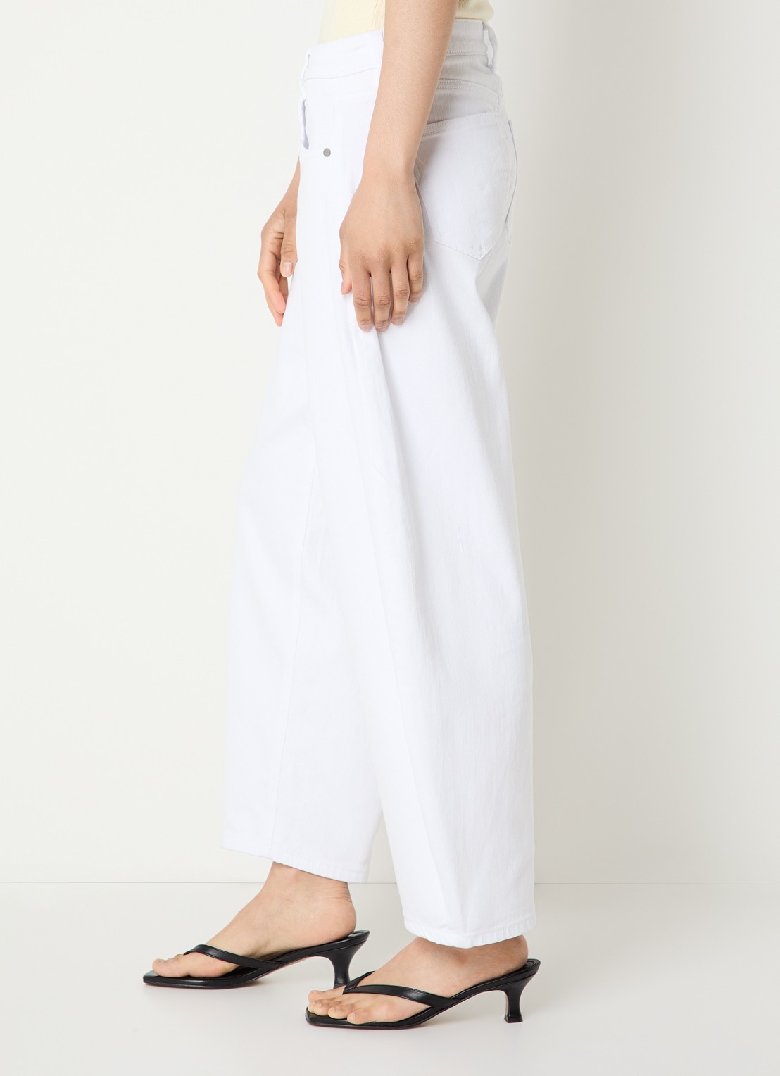 My Essential Wardrobe Hottie mid waist balloon fit jeans met gekleurde wassing  - detail 4 wit