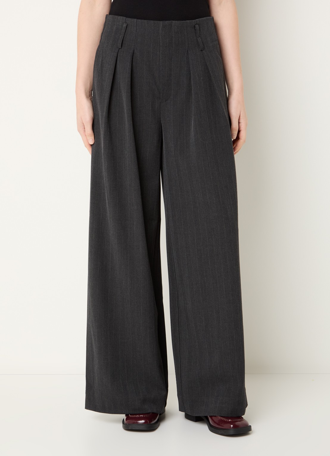 My Essential Wardrobe Luna high waist wide fit pantalon met krijtstreep - detail 4 donkergrijs