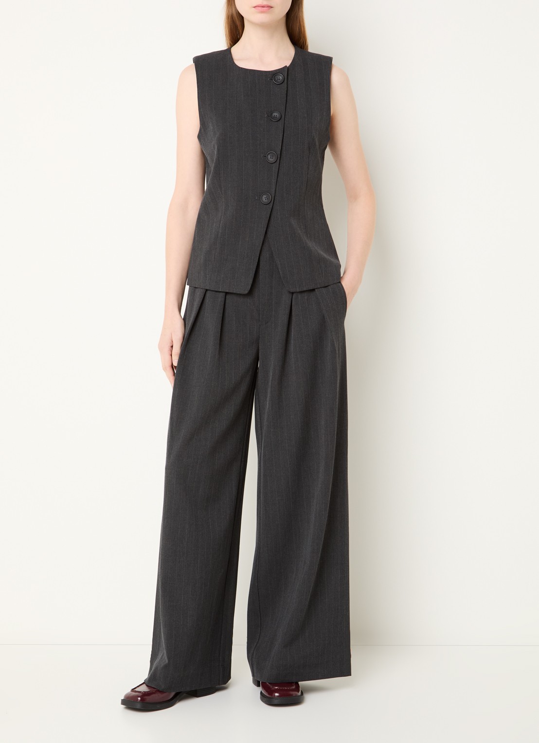 My Essential Wardrobe Luna high waist wide fit pantalon met krijtstreep - voorkant 3 donkergrijs