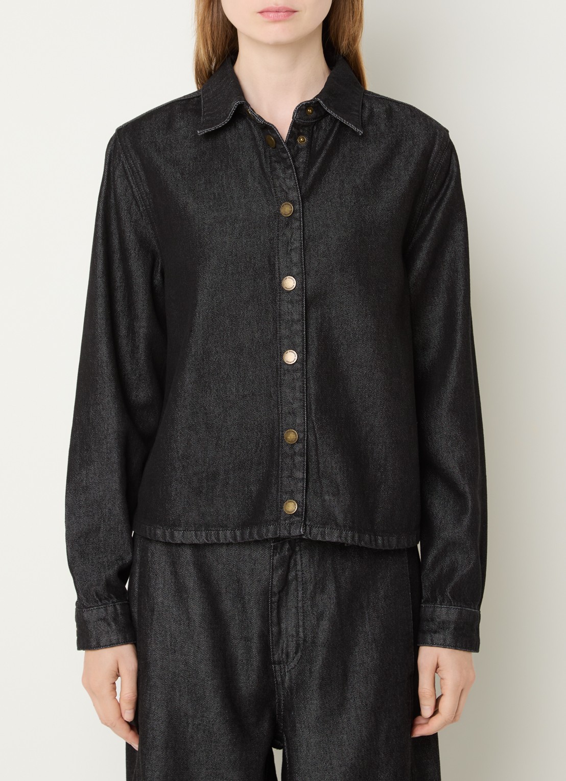 My Essential Wardrobe Malle 181 blouse van denim - detail 4 zwart