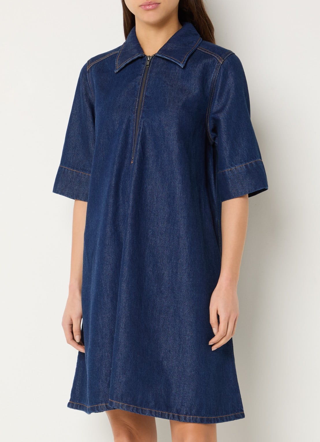My Essential Wardrobe Malo mini A-lijn denim jurk met steekzakken - detail 2 donkerblauw
