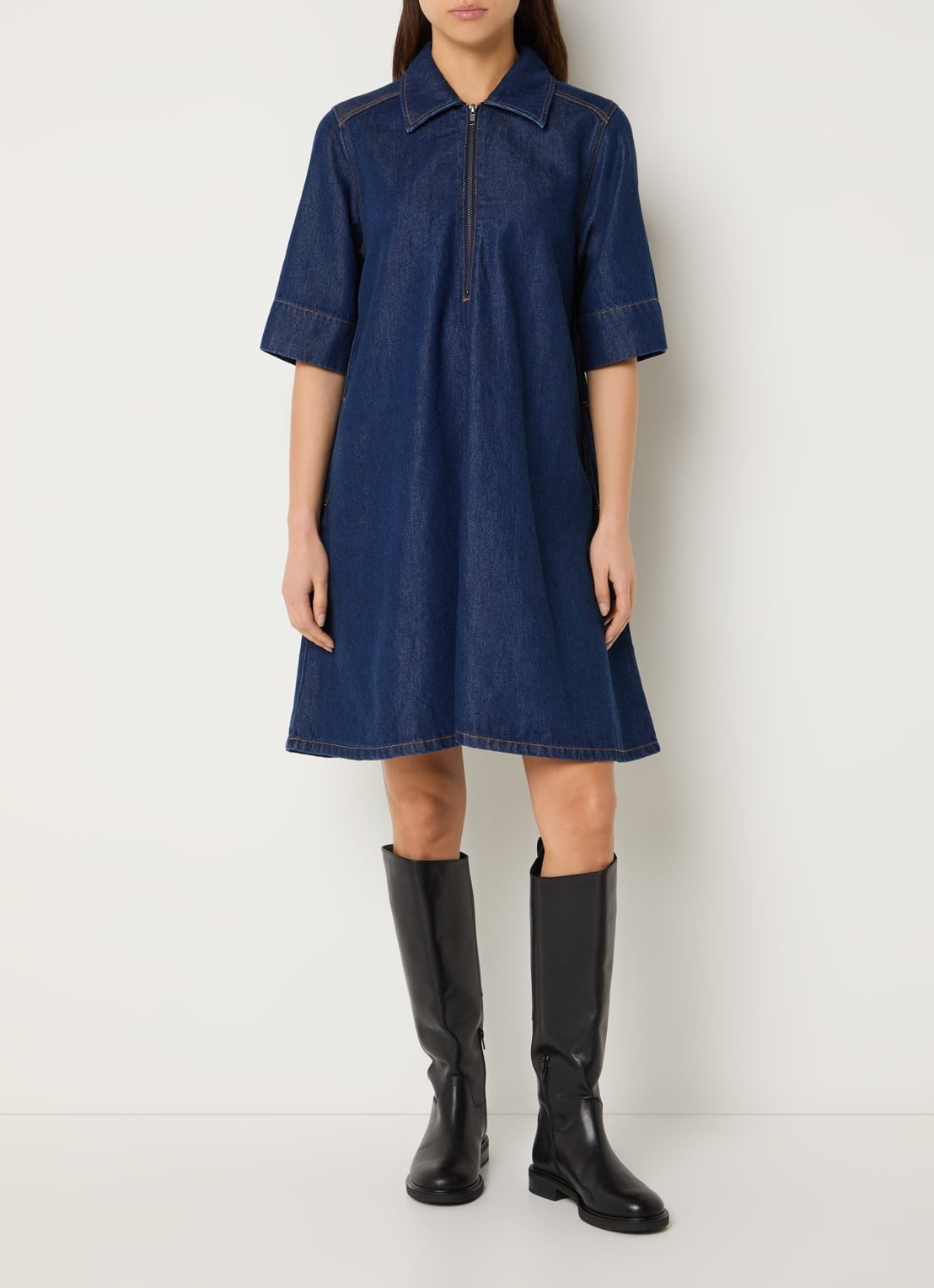 My Essential Wardrobe Malo mini A-lijn denim jurk met steekzakken - voorkant 4 donkerblauw