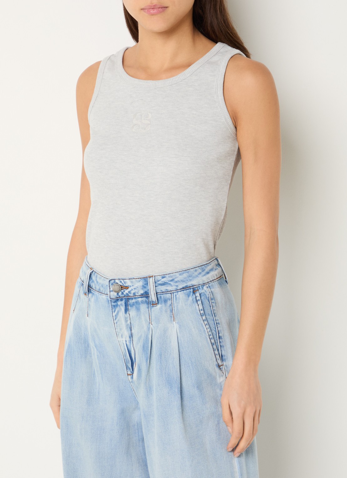 My Essential Wardrobe Mandy tanktop met logoborduring - detail lichtgrijs