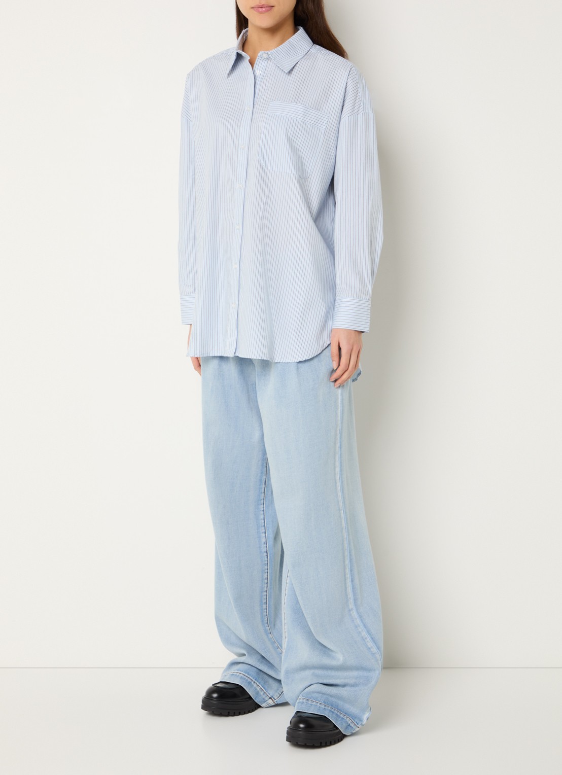 My Essential Wardrobe Zito 171 high waist wide leg jeans - voorkant 3 lichtblauw