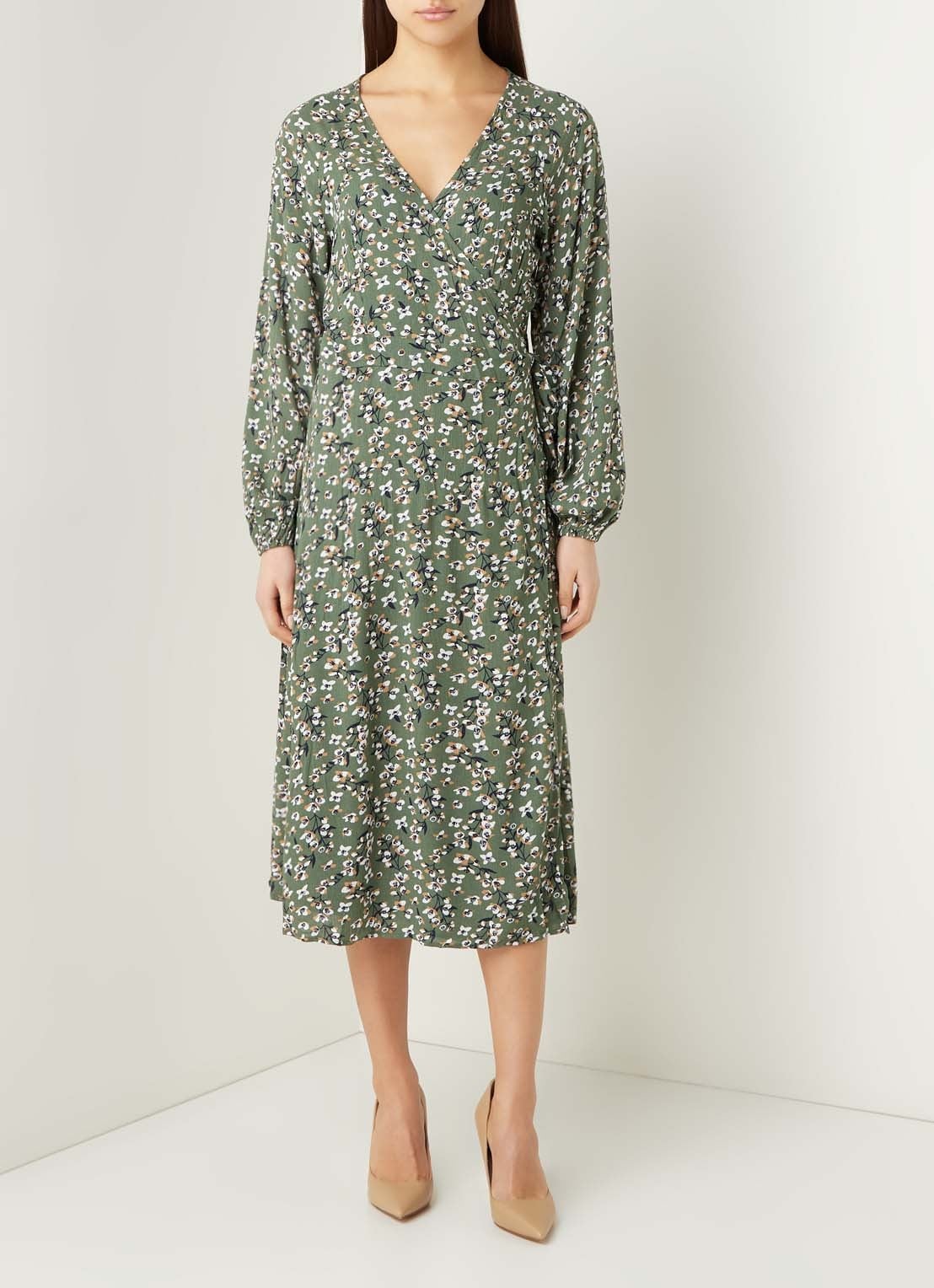 NA-KD Midi wikkeljurk met bloemenprint - voorkant 2 groen
