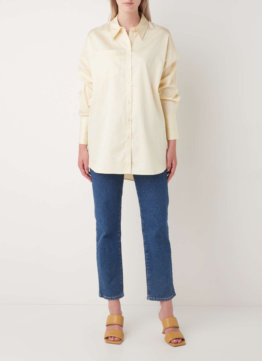 NA-KD Oversized blouse met borstzak - voorkant 3 lichtgeel