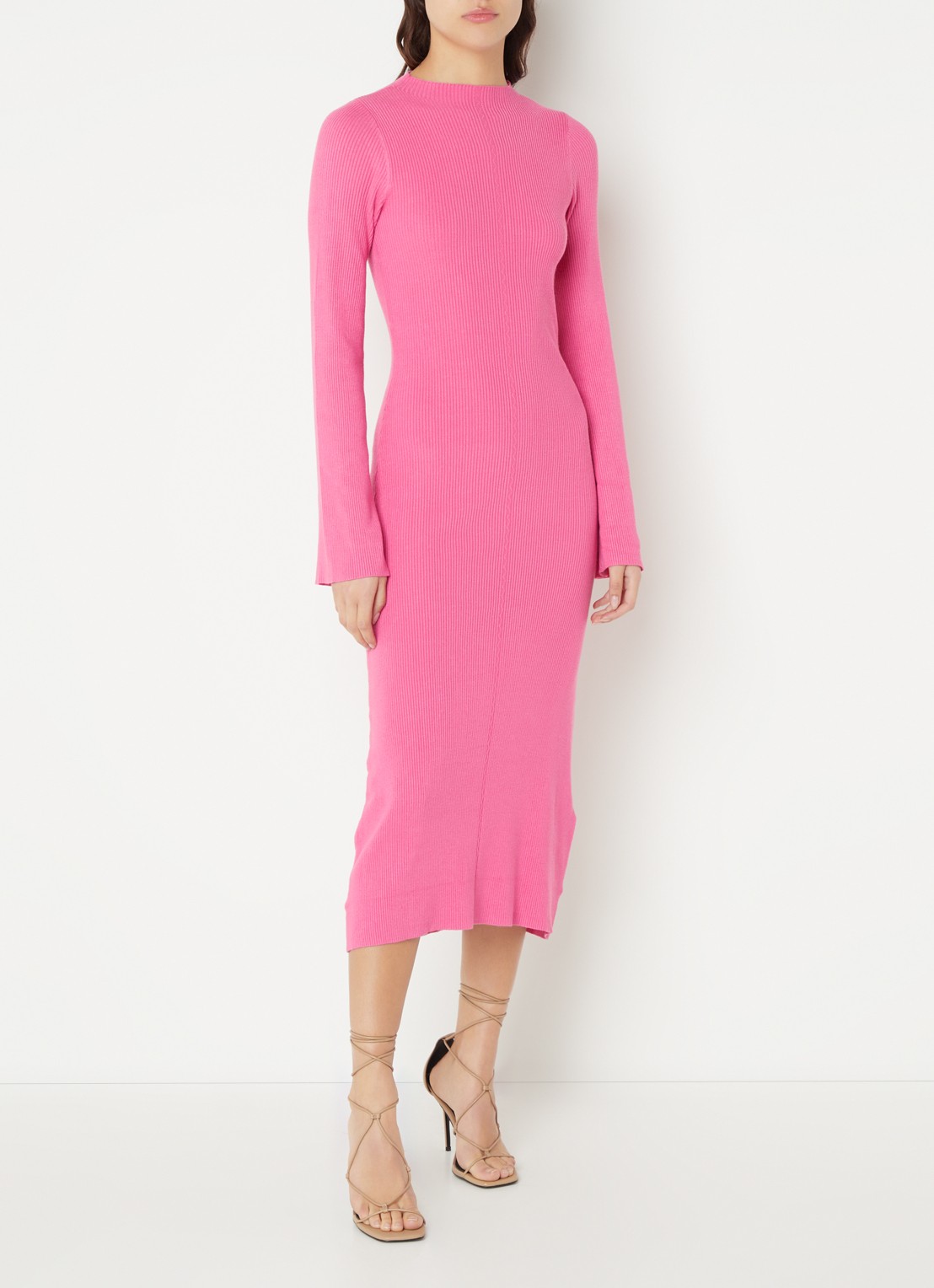 NA-KD Ribgebreide midi trui-jurk met lage col - detail roze