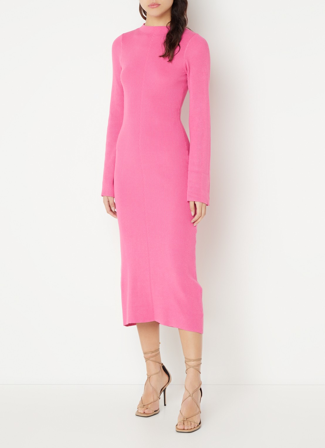 NA-KD Ribgebreide midi trui-jurk met lage col - voorkant 4 roze