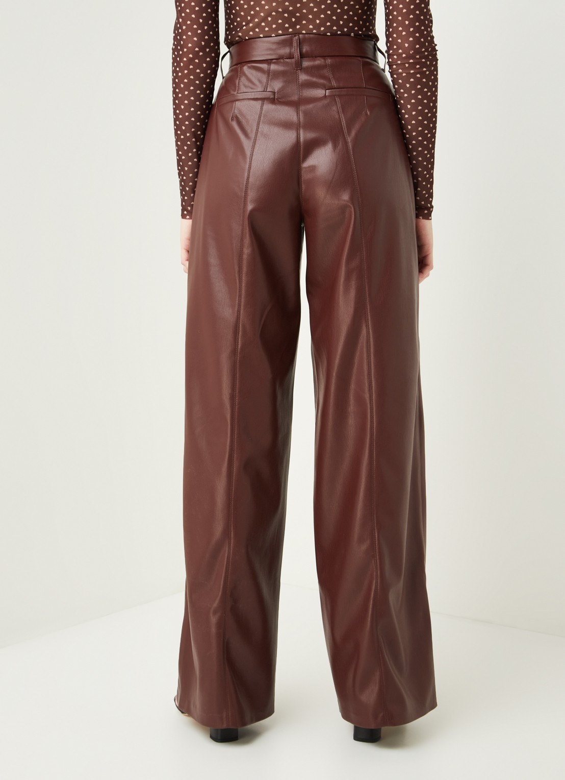 Nanushka Cleo high waist wide fit pantalon van imitatieleer - achterkant 3 bruin