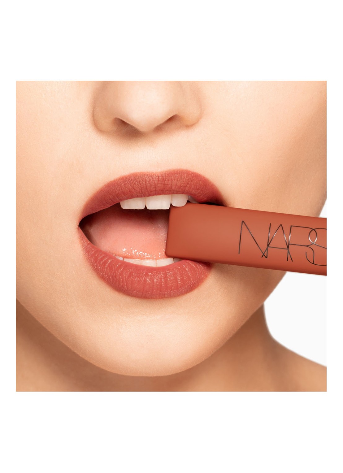 NARS Air Matte Lip Color - liquid lipstick - detail 4 lose control