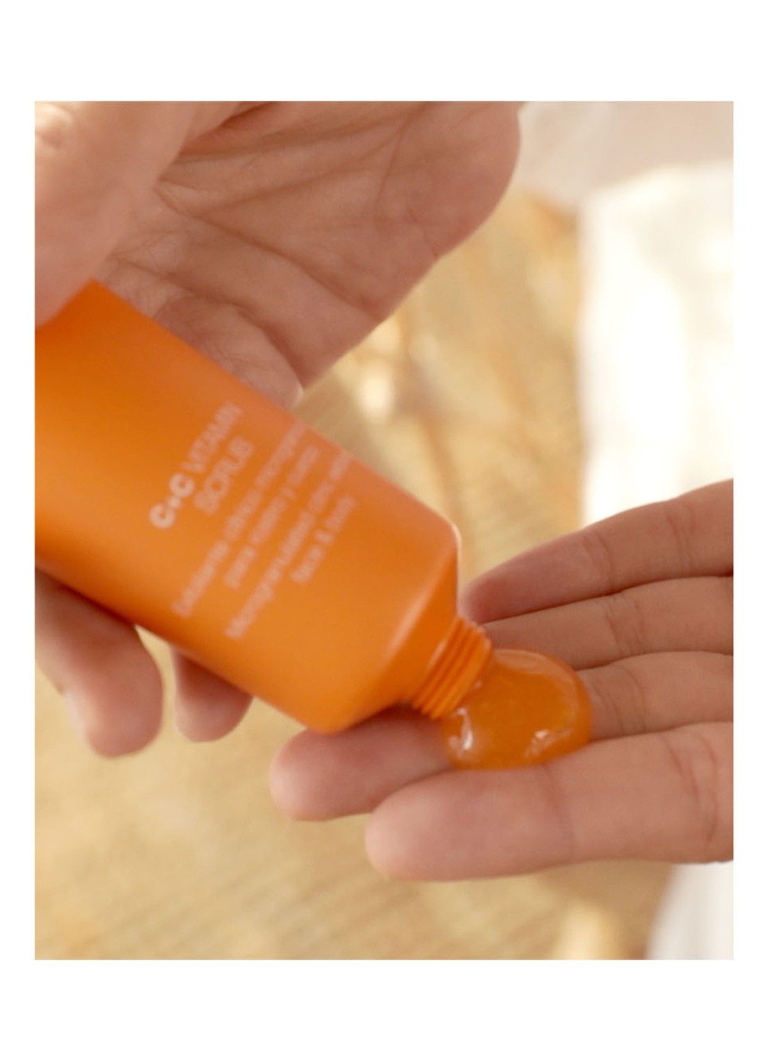 Natura Bissé C+C Vitamin Scrub - gezichtsscrub - detail 3 beige