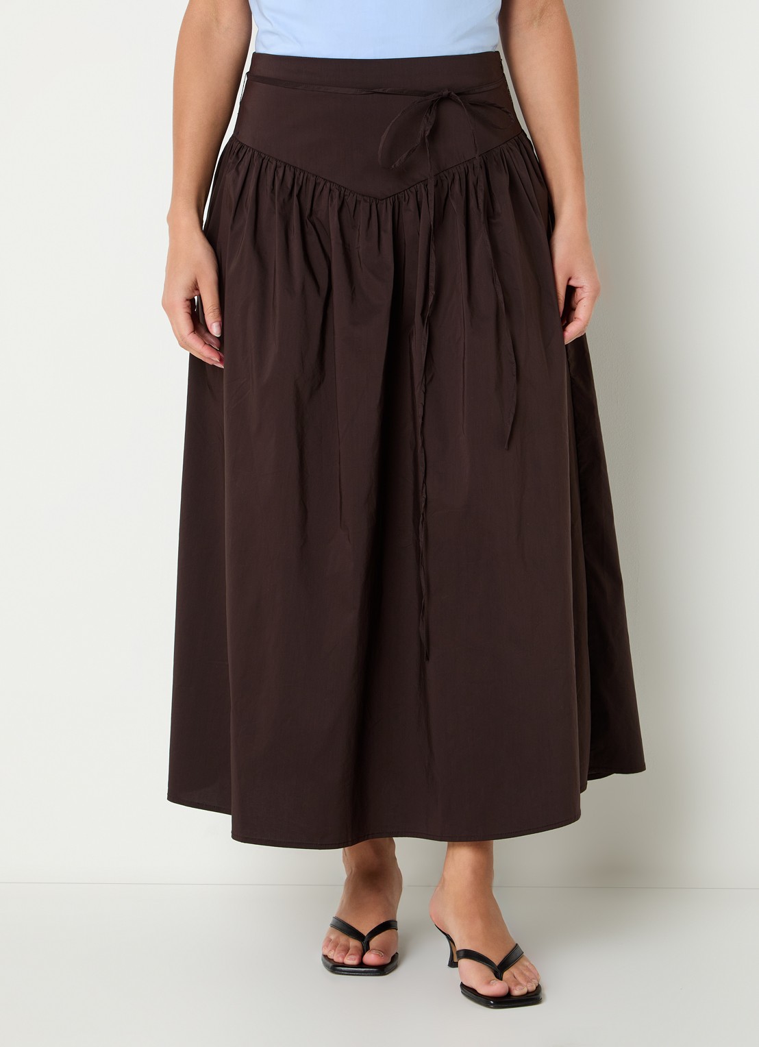 Neo Noir Anais maxi A-lijn rok met strikceintuur - detail 3 chocoladebruin