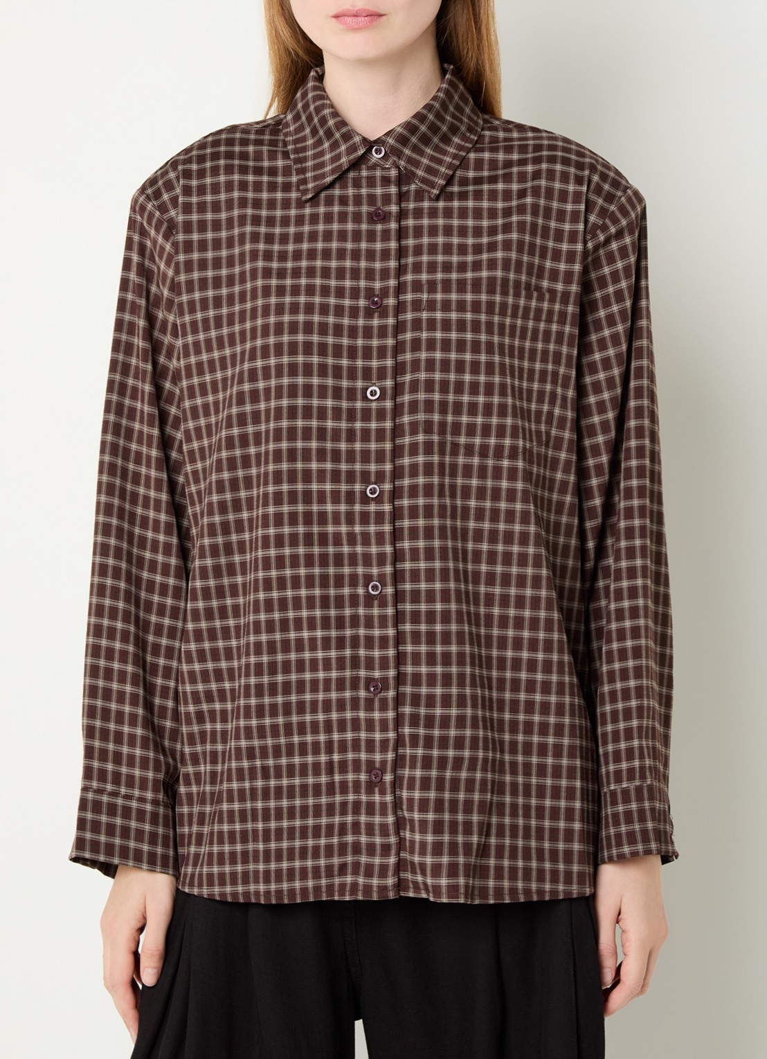 Neo Noir Anella blouse met ruitdessin - detail roodbruin