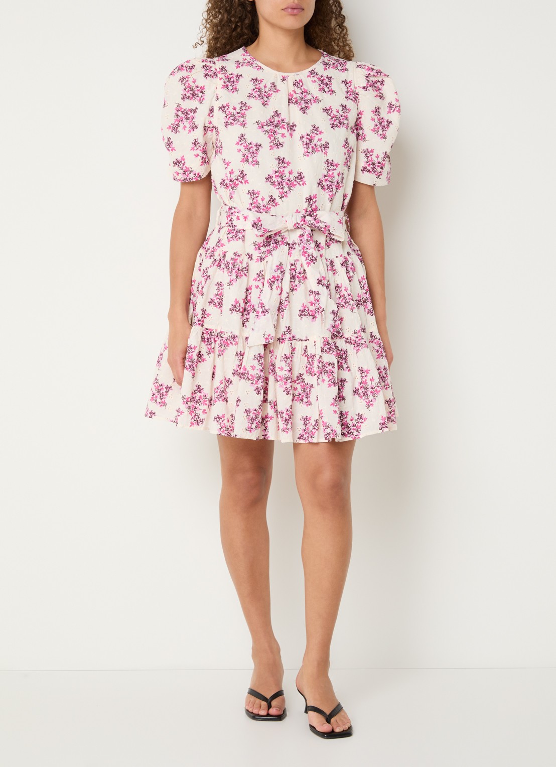 Neo Noir Annitas Starling mini jurk met bloemenprint en pofmouw - voorkant 4 fuchsia
