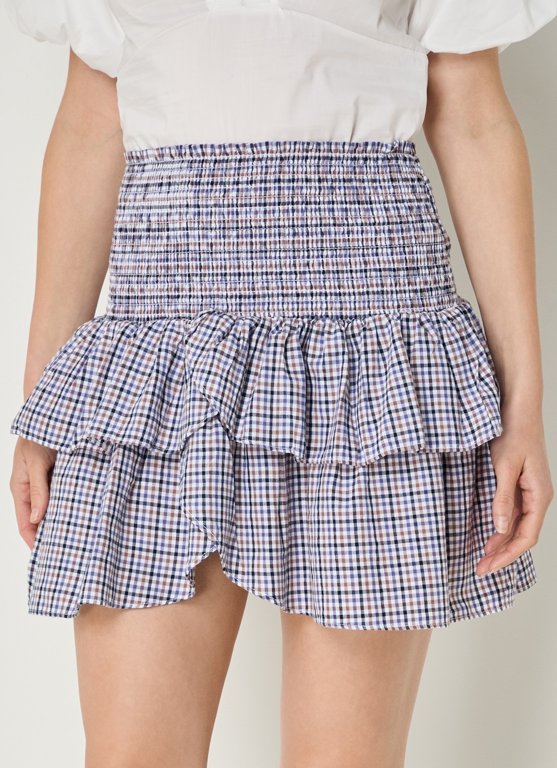Neo Noir Carin mini plooirok met smockwerk - detail donkerblauw