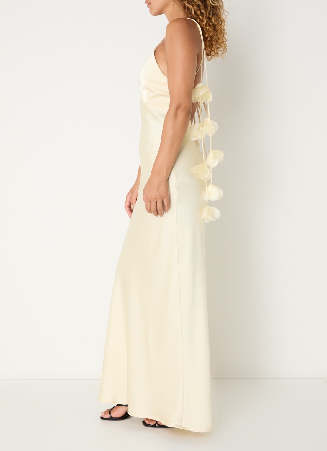 Neo Noir Colly maxi avondjurk met applicatie - achterkant 3 lichtgeel