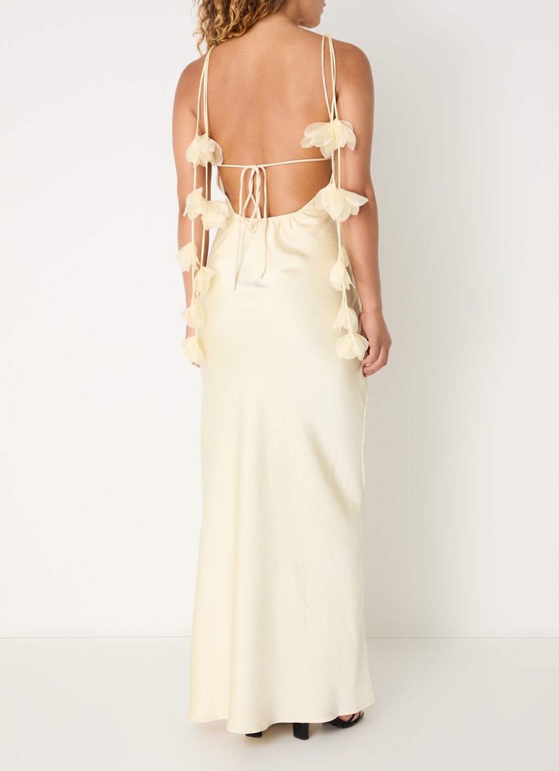 Neo Noir Colly maxi avondjurk met applicatie - voorkant 2 lichtgeel