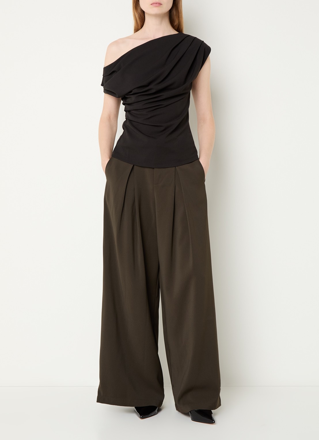 Neo Noir Eddina high waist wide fit pantalon met strikceintuur - voorkant 4 donkerbruin