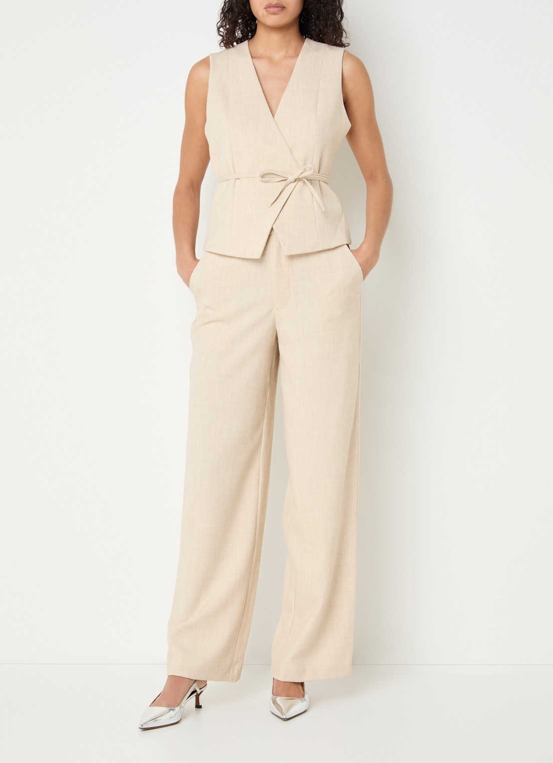 Neo Noir Emmett high waist loose fit pantalon met steekzakken - voorkant 4 zand