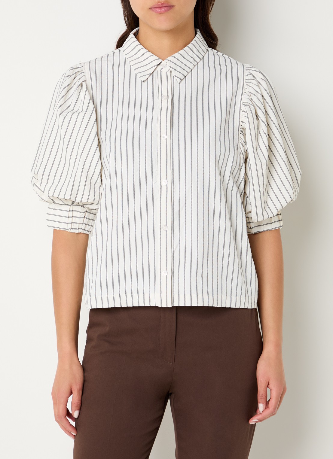 Neo Noir Etta blouse met ballonmouw en streepprint - detail 3 gebroken wit